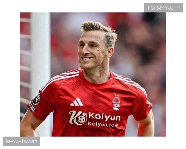 克里斯·休顿谈英超挑战：重建信心与追求卓越表现并重，状态备受期待