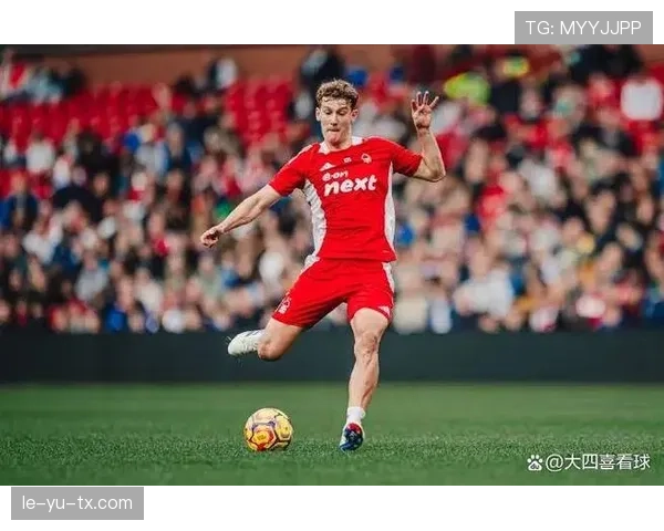 穆里略加盟诺丁汉森林，剑指英超赛场展现新风采