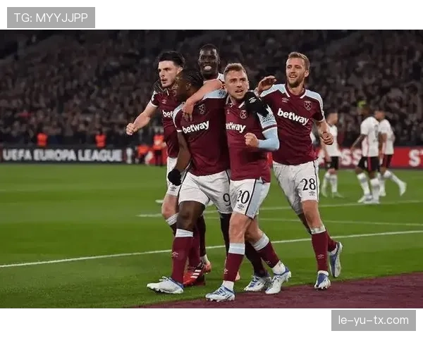 乌德勒支全新逼抢体系持续发力，助力球队再创辉煌