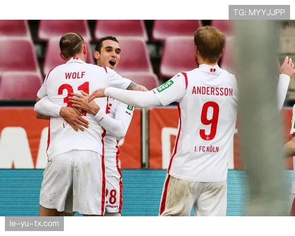 德甲多队阵容洗牌：新援强势加盟，老将陆续离队引球迷热议