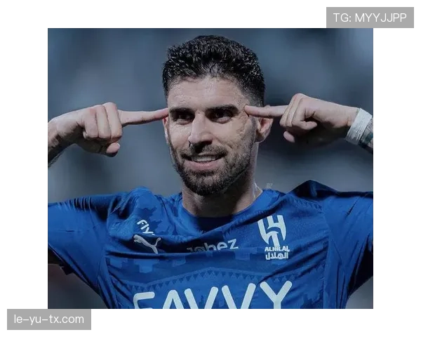 内维斯在曼城中场体系中的控场与远射表现解析 内维斯在曼城中场体系中的控场与远射表现解析