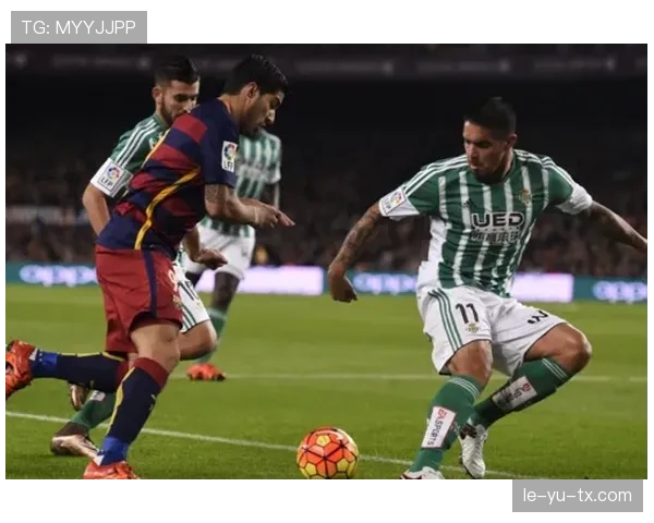 任意球拖延判罚标准是怎样，裁判如何准确把握节奏？