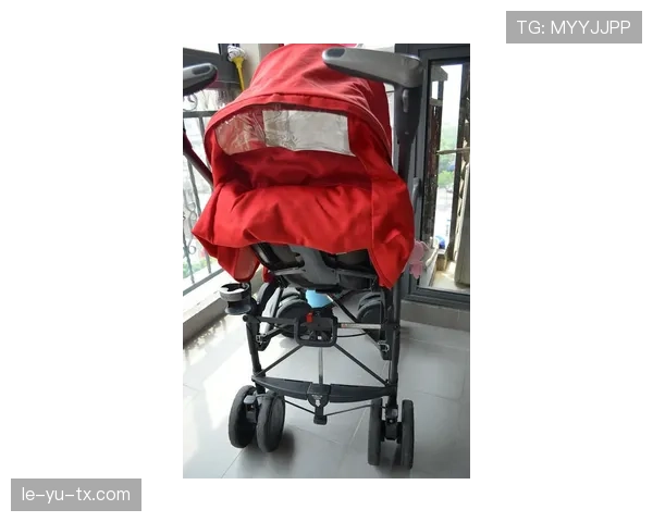 柳雅慧买菜像走秀，推车里躺着高跟鞋和进口三文鱼