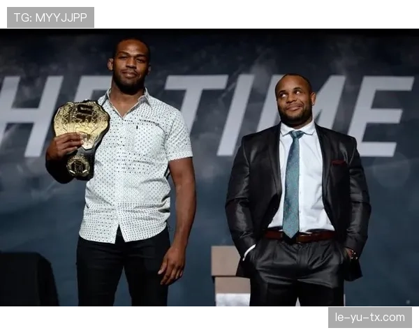 乔恩·琼斯训练完顺手买下整层健身房